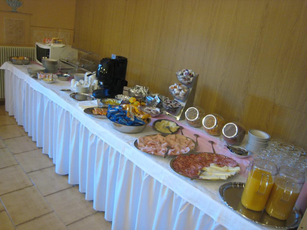 Casa Per Ferie Paola Di Rosa Hotel Arta Terme Buitenkant foto